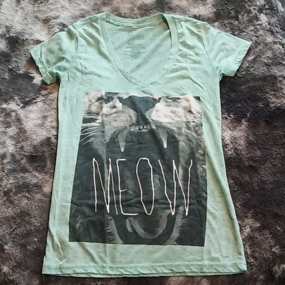 Empyre Graphic T
